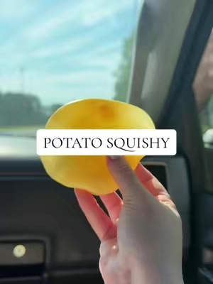 this no rebound potato squishy is sooooooo satisfying 🥔🤌🏼🥔✨🤌🏼🥔✨🤌🏼 Free shipping rn !!! #potato #potatosquishy #noreboundsquishy #fidgettoy #freeshipping 
