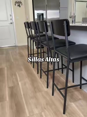 Sillas Altas con diseño industrial. #sillasaltas #sillas #chair #garvee #barstool 