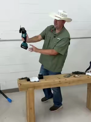 Cordless angle grinder #cordlessgrinder #anglegrinder #seesiitools #powertools #tiktokshopcreatorpicks 