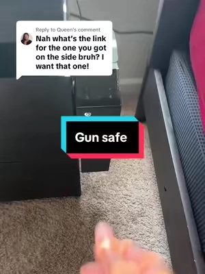 Replying to @Queen here it is that biometric gun safe #gujs #safebox #nightstand #9mm #smithandwesson 