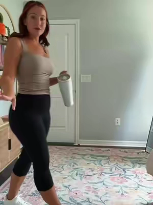 My favorite capris leggings yet, so soft and so flattering! (Wearing a small!)