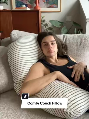 Not like I needed something to keep me on the couch but here we are #pregnancypillow #couchpotatoes #movie 