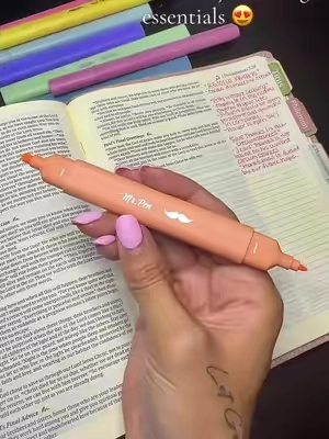 POV: You finally found the perfect Bible journaling highlighters. 🤍✨ These Mr. Pen dual tip highlighters make Bible study, note-taking, color coding, and planning so much easier! One end is perfect for precise highlighting, while the other gives you a broader highlight without bleeding through Bible pages. Whether you’re Bible journaling, getting ready for back-to-school, organizing your notes, or stocking up on aesthetic school supplies, these are a must-have! #biblejournalingcommunity #BibleStudy #biblestudytips #christiantiktoks #biblenotes 