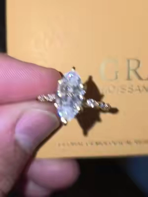 Moissanite Diamond Ring 💍 #ring #moissanite #jewelry #tiktokshop 