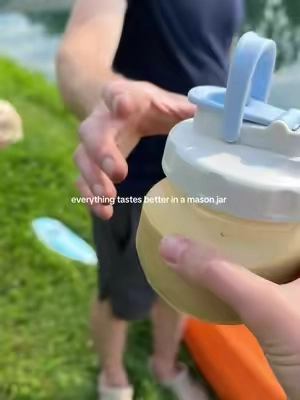 Mason jar lids = instant to go cups. 💕