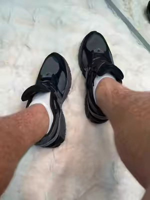 New Balance is climbing the charts with this one. So insanely comfortable and unique. 🔥🔥🔥#tiktokshopbacktoschool #tiktokshopcreatorpicks #newbalance #newbalance2002r #shoes 