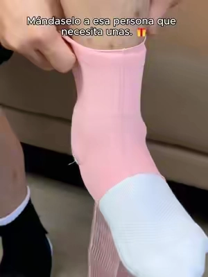 La manga elástica para tobillo se adapta perfectamente, alivia dolores y acelera la recuperación de lesiones en deportes variados.#ankle #sports #Running #goodthing #tiktok 