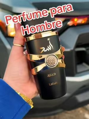 😮‍💨 Lattafa Asad Eau de Parfum para Hombre (3.4 oz / 100 ml). Perfume a base de alcohol con una fragancia especiada, amaderada y con notas de cedro. Diseñado para hombres que buscan un aroma intenso, elegante y con mucha presencia. Ideal como regalo de aniversario, cumpleaños o cualquier ocasión especial. Un perfume masculino con excelente carácter para quienes disfrutan de las fragancias fuertes y sofisticadas. @SecretOud #tiktokshopsummersale #summersales #dealsforyoudays #perfume #mensperfume 