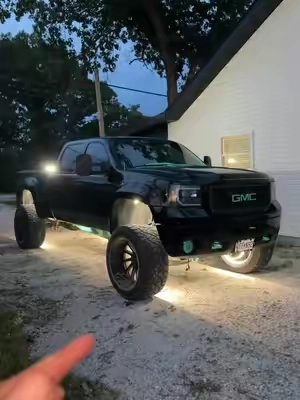 Comment a picture of your truck! This was a sweet finishing touch! Highly recommend @G-PLUS Auto for any and all truck accessories! 