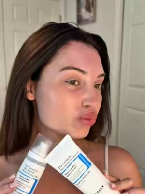 difference is LITERALLY CRAZY! 🩵 #cosrx #koreanskincare #skinbarrierrepair #moisturizer #ceramide #milkytoner #facemist