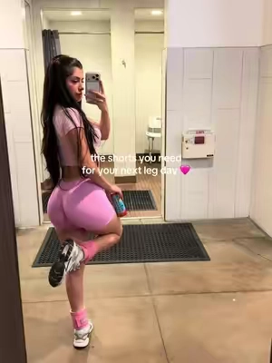 size small 🎀 #gymgirl #shorts #gymmotivation #Fitness #pink 