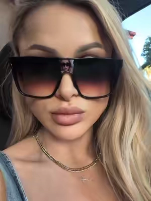 These sunglasses  are the Teal/Glow And I'm obsessed @Quay #sunglasses #sunglass #tiktokshopsummersale 