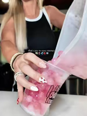 🥤💦 well it took me seconds and I have the most incredible flavored loaded tea that has no sugar! #loadedtea #loadedteasathome #loadedteasoftiktok #caffeine #sugarfree 