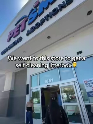 Why pay pet store prices when this one does more for less? 🐱🧹 #selfcleaninglitterbox #petpivot #catlitterbox #autoscooper12 #litterbox 