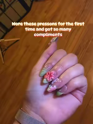 I had no idea what I was doing when applying these press ons but I got tons of compliments! @NailVesta  #pressons #nailvesta #pressonsnails 