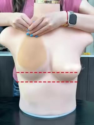 It can really enhance your bust in just one second. It's super invisible, can be used repeatedly·. #stickybra #fyp #foryou  #lifting #dealsforyoudays 