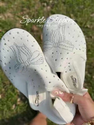 Love the bow and sparkles.✨#tiktokshopsummersale #bow #sparkleshoes #yogashoes #watershoes 