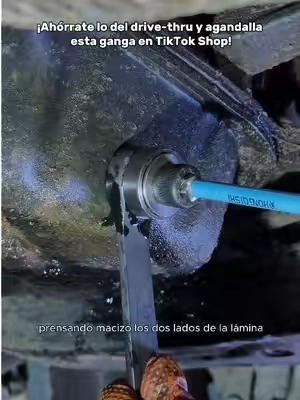 ¡Amarra macizo como un sándwich de metal! Muerde la lámina por los dos lados, dejándote unas roscas permanentes, duras como piedra y con nivel de fábrica. #HerramientasDIY #TuercasRemachables #MecanicaDIY #TrabajoEnMetal #HerramientasDeGarage