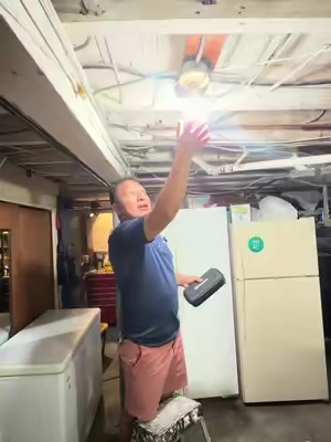 Si quieres trabajar más seguro sin problemas esta es la herramienta perfecta! #electrician 