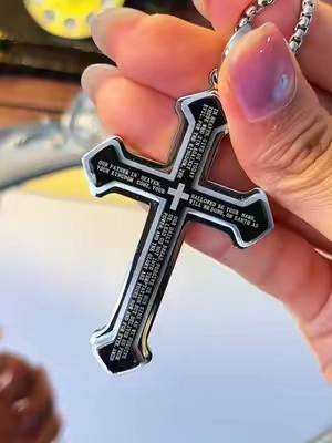 #tiktokshopcreatorpicks #crossnecklace #cross #necklace #íyp ✝️✝️✝️