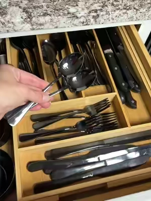 Black stainless steel utensils are in and you will love the way they look #utensils #stainlesssteelutensils #silverware #blackutensils #kitchenfinds 