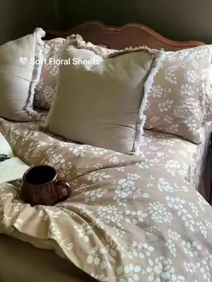 The floral print had me at first sight… the soft, cooling feel made me love them even more. 🤍#bedding #bedsheets #sheets #sheetset 