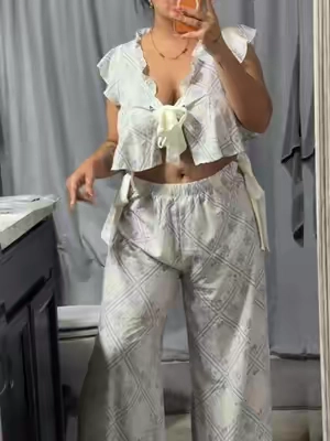 This PJ set is everythingggggg 😍😍  #pjs #flowy #girlytok #girlythings #nightwear 