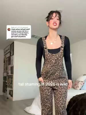 Replying to @F L A K A  yes you might be taller but that doesn’t make me any less tall  #tallgirlcheck #tallgirlproblems #tallgirlfriendly 