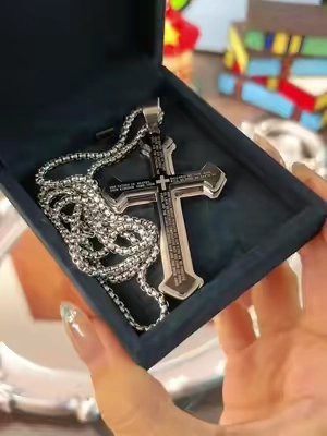 #tiktokshopcreatorpicks #crossnecklace #cross #necklace #íyp ✝️✝️✝️