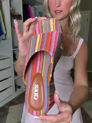 Ummm these are adorable! Ignore the tag on my dress lol 