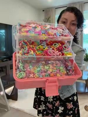 Set de 2611 accesorios para el cabello de las niñas , todos los accesorios son variados de colores muy bonitos y te trae incluido el estuche #hairaccessories #girlshairaccessories #hairstyle #tiktokshopcreatorpicks #hairaccessoriesforgirls #hairaccessoriesgiftbox #hairaccessoriesforkids #hairaccessoriesforbabies 