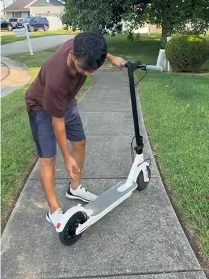White Electric Scooter,Foldable Electric Scooter,White Scooter 19MPH,350W electric scooter,e-scooter for teenagers,app Control electric escooter.#electricscooter #escooter #scooter #tiktoksummersale #tiktokcreatorpicks   @MetroGlide Pro 