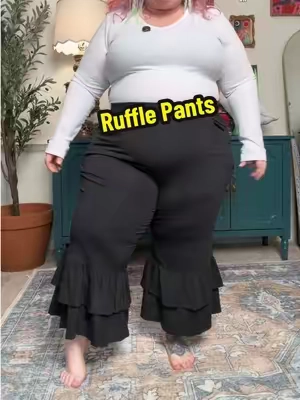 These ruffle bottom pants from Bloomchic are soooooo cute 🥰 #plussizefashion #curvystyle #plussizepants #fatshion #tiktokshopsummersale 