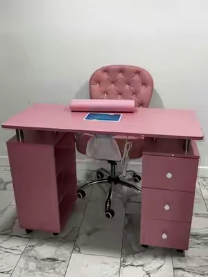 La mesa de uña que toda nail tech necesita para que su espacio de trabajo se vea más profesional #nail #nailart #nailsalon #manicure #nailtech 