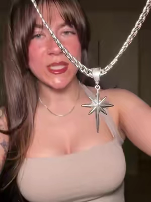 oh she’s pretttyyyyy 😍  #necklace #jewelry #cubanchain #altjewelry #tiktokshop 