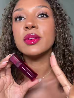 *on my knees for more colors* 🧎🏽‍♀️‍➡️ @Fenty Beauty #fentybeauty #fentynewarrivals #lipstain #glossbomb #lipcombo 