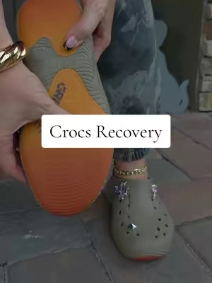 Let your body rest with Crocs Mellow Recovery, squishy comfort and so cuteee @Crocs #crocs #crocsnewarrivals #gym #sliponshoes #fallshoes 