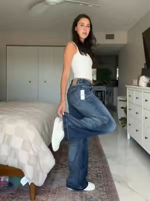 You can never go wrong with a pair of Casey low rise jeans!! @pacsun  #pacsun #jeans #denim #lowrisejeans #outfitinspo 