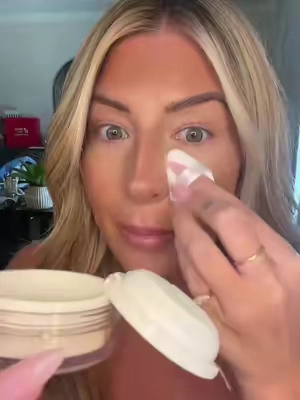 @tarte cosmetics said CREASELESS and meant it. #tartecosmetics #undereyes #settingpowder #tarte 