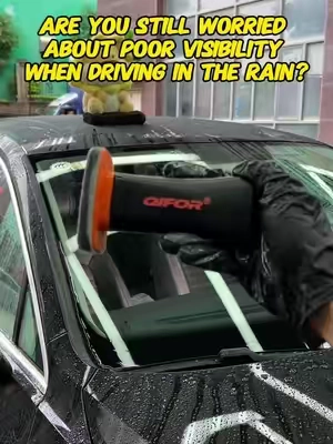 There are small water dropletsattached to the the rain, and the rearview mirror is blurry. It is recommended to try this thing.#car#carcleaning #rainydays#oilfimcleaner #secondhandcar 