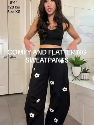 Comfy sweatpants that are also flattering to the waistline. Perfectly baggy with deep pockets and have the option to keep the legs wide or cinched. Love the fit and looks great with a simple tank or sweatshirt. 🖤🖤🖤 #aelfricedenoutfits #sweatpantsoutfit #comfystyle #streetwearstyle #sweatpants 