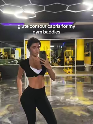 omg I need more colors asap ⭐️⭐️⭐️ #gymoutfit #capris #gymgirl #gymfit 