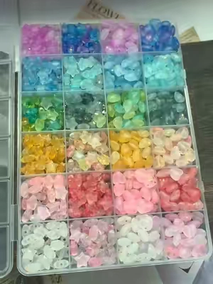 I can't believe how affordable these beads are with the free shipping!! don't know how long it will last.🩵💚💙🧡💛💜🖤🩶🤍🤎🩷❤️ #colorfulbeads #acrylicbeads #rainbowbeads #beadkit #beadset 