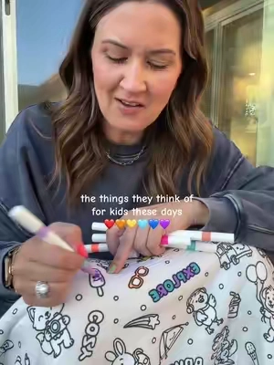 So this is actually genius! #coloringblanket #kidsgifts #kidsblanket 