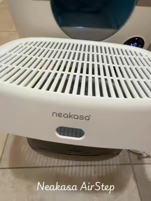 Game changer for cat litterbox rooms - Neakasa AirStep is a Litterbox step and air purifier 🤍  #litterboxstep #cat #catsoftiktok #catlitterboxcleaning #tiktokshopcreatorpicks 