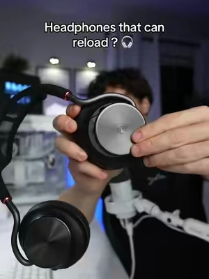 Headphones with a reloadable battery - The Stealth Pro 2 by turtle beach #headphones #battery #headset #turtlebeach #wireless 