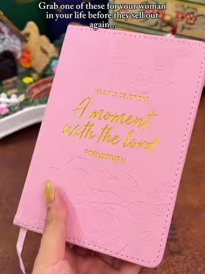 365-day devotional book for Christian women, filled with real-life struggles and scripture guidance to grow closer to God daily.#ChristianDevotional #FaithForWomen#FaithForWomennal #ChristianLiving #FaithJourney