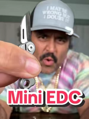 Mini Folding Pocket Knife, EDC! #pocketknife #foldingknife #knife #everydaycarry #miniknife 