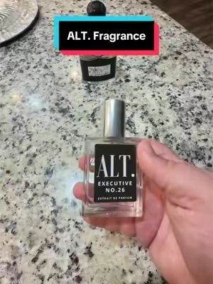 This fragrance is amazing! #fragrance #menshygiene #smellgood #creedaventus #altfragrances 