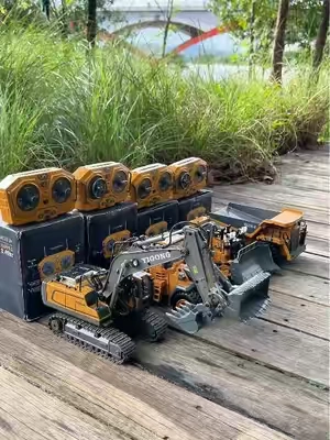 Take your children to play with excavators outdoors.🚜🚜🎁🎁#rcexcavator #rc #toys #kidstoysplay #fyp 
